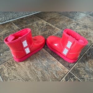 UGG Classic Clear Mini Hibiscus Pink Coral Waterproof Logo Boots- Women’s 7